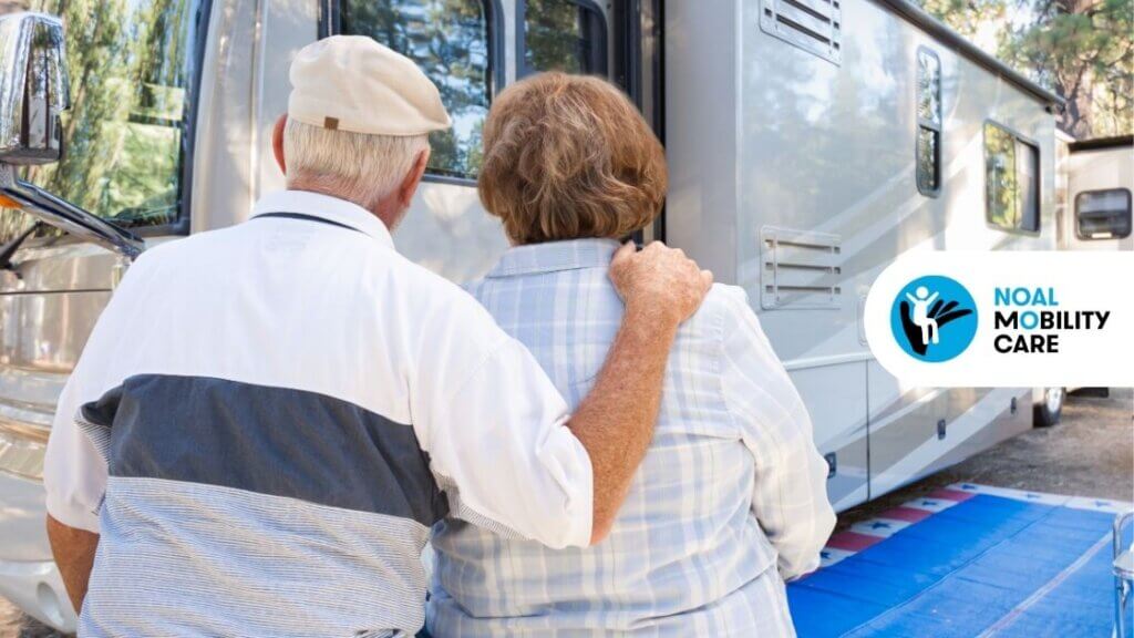 Due anziani che vanno in vacanza