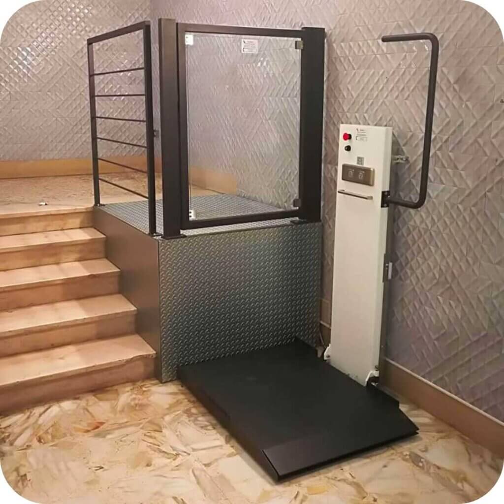 Una piattaforma elevatrice