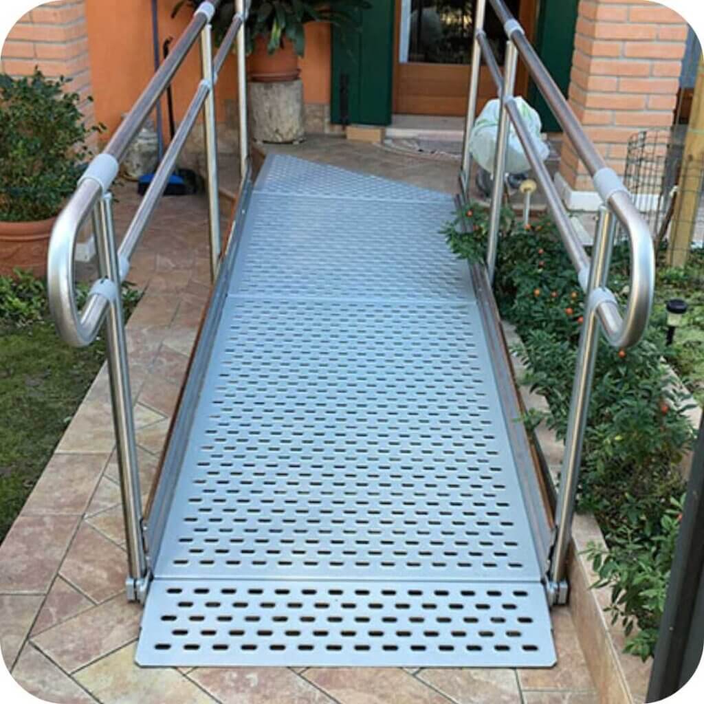 Una rampa all'esterno di una casa