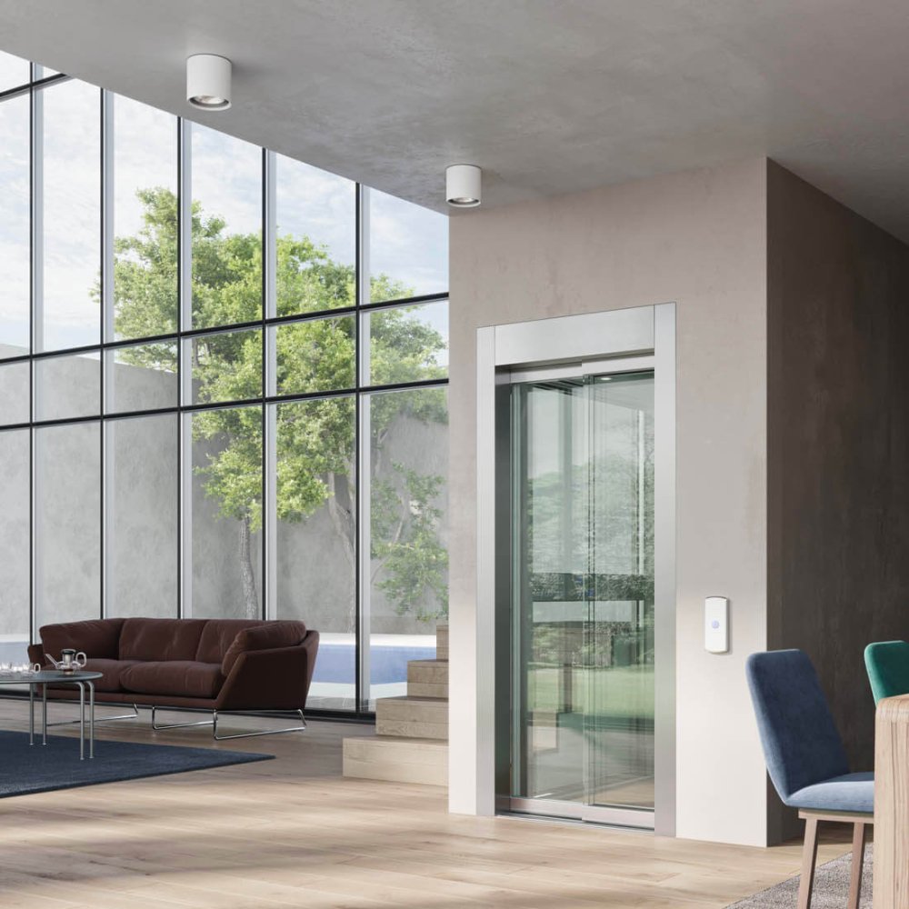 Elevatore a vano chiuso elettrico HLB con ante in vetro