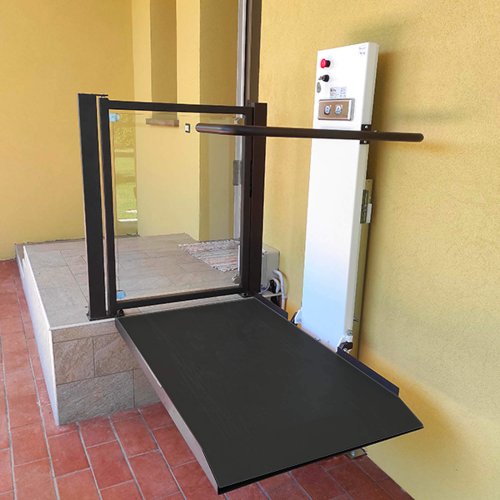Elevatore a vano aperto in vetro - Montegrotto Terme (PD)